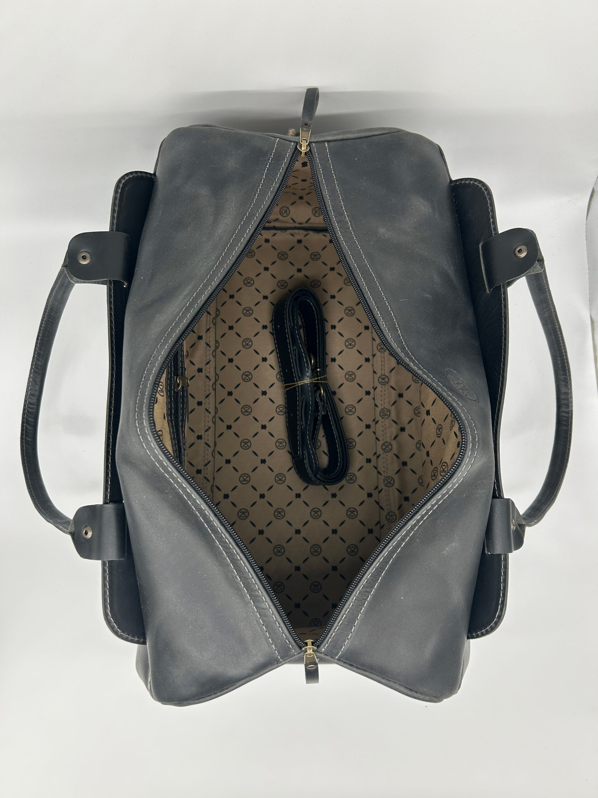 ΣΤ205 | Black Travel Bag - Image 4